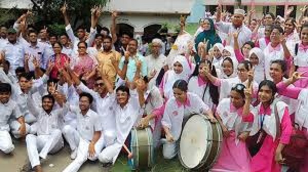 মাধ্যমিকের সাফল্য উচ্চ মাধ্যমিক পর্যায়ে ধরে রাখার প্রত্যয় ব্যক্ত করে শিক্ষার্থীরা